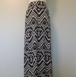 Dress Barn Maxi Skirt Black/White Size M